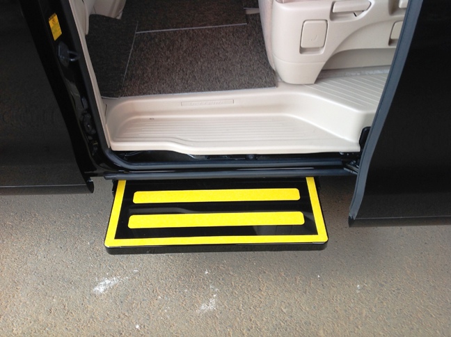 電動補助ステップ